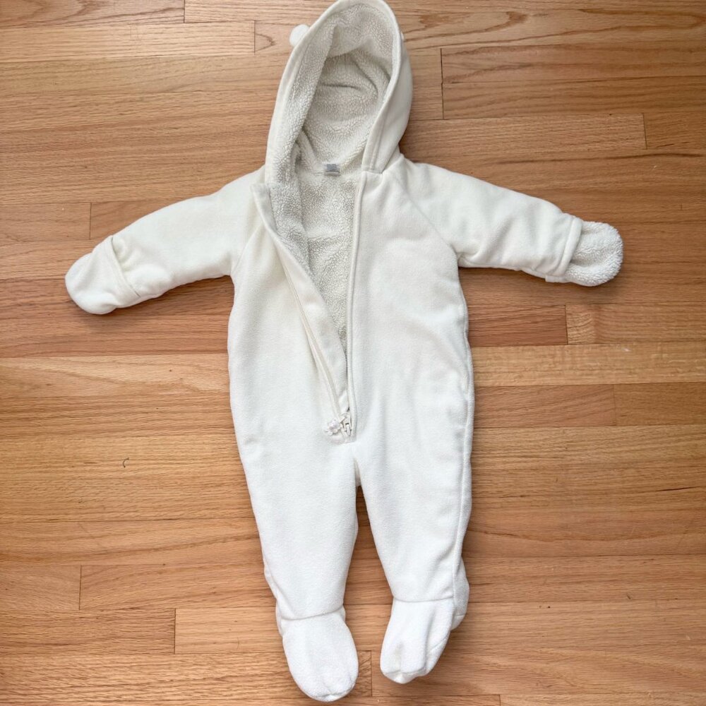 Old Navy Winter Snowsuit Marshmallow White Hood Bear 6-9M Fleece OnePiece Romper